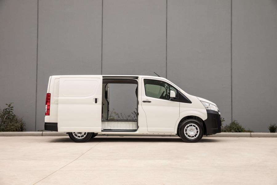  Toyota Hiace LWB Van 2019 года  (AU) (фото 7 из 10)